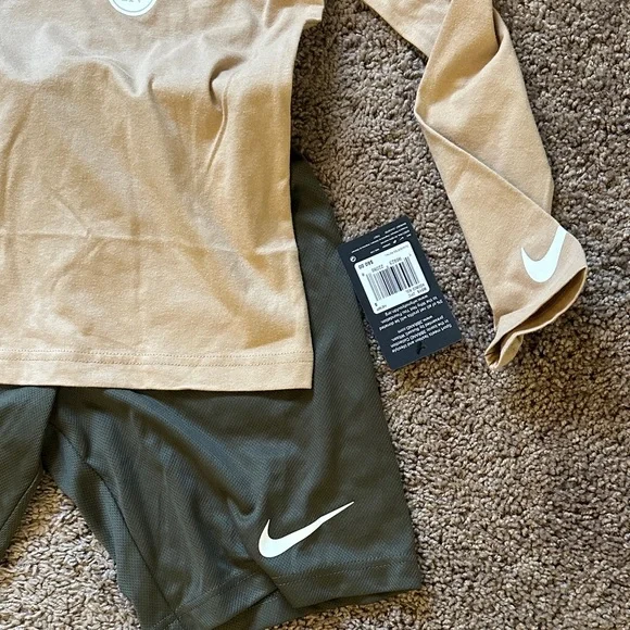 Nike Kids Set - Picture 2 of 6
